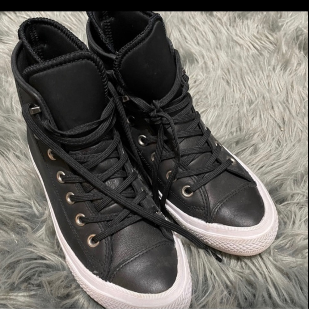 CHUCK TAYLOR BERKSHIRE BOOT sz 7 NOT EVEN BROKE IN YET!!!!